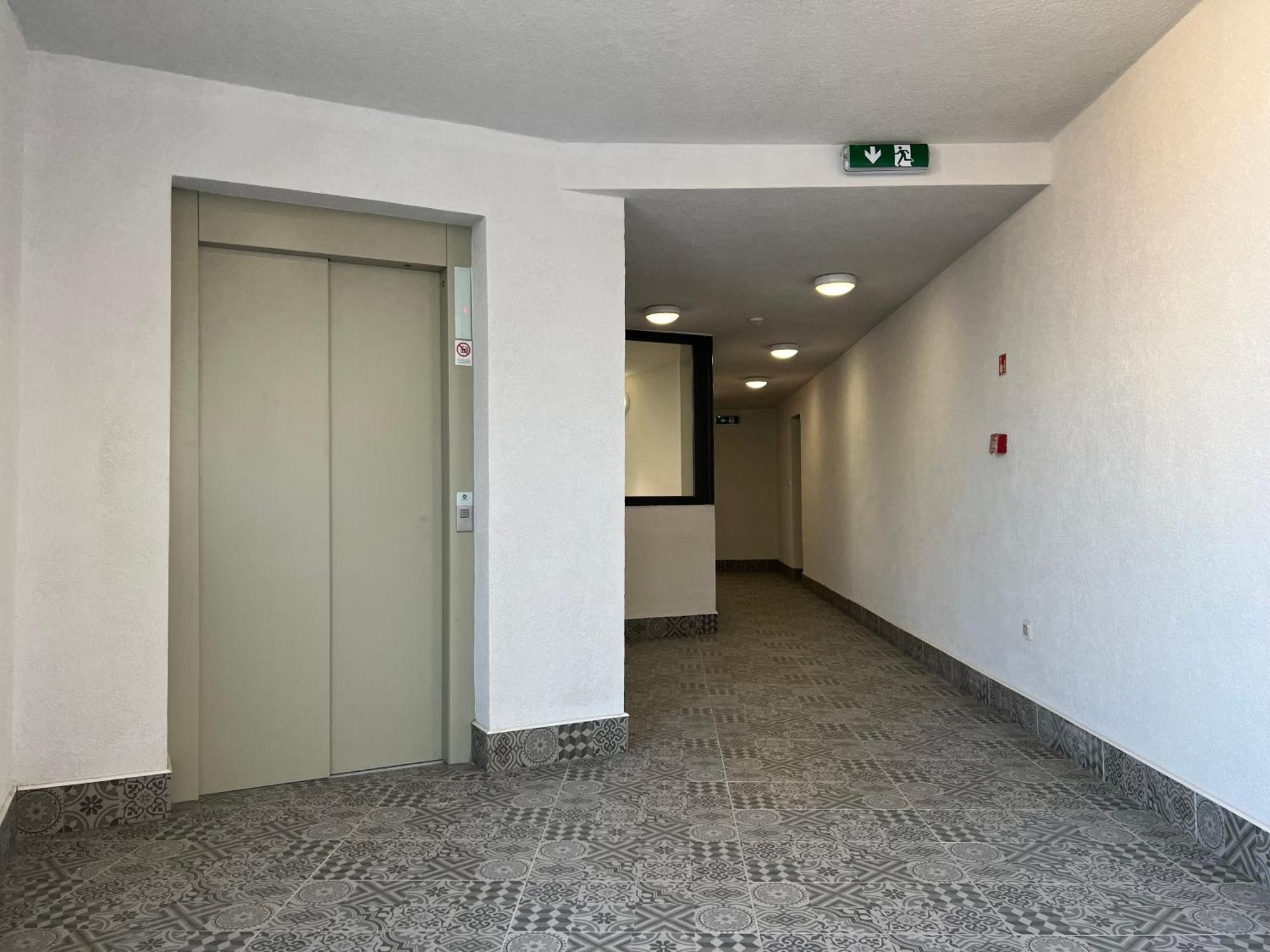 Palace Quarter 2 Peaceful Modern Central Top Floor Apartment Boedapest Buitenkant foto